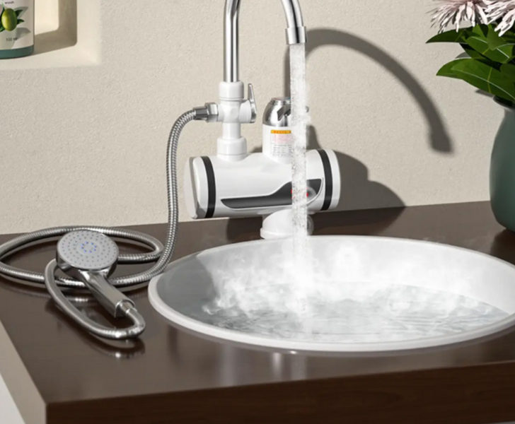 Проточний кран-водонагрівач з душем нижнє підключення Instant electric heating water Faucet FT-001 з LCD-екраном і регулюванням температури води FT001 фото